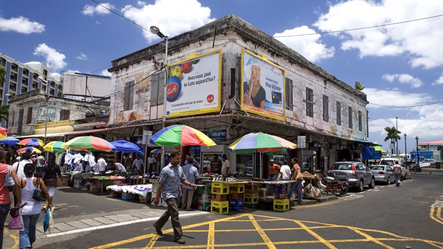 Eine Straße in Port Louis